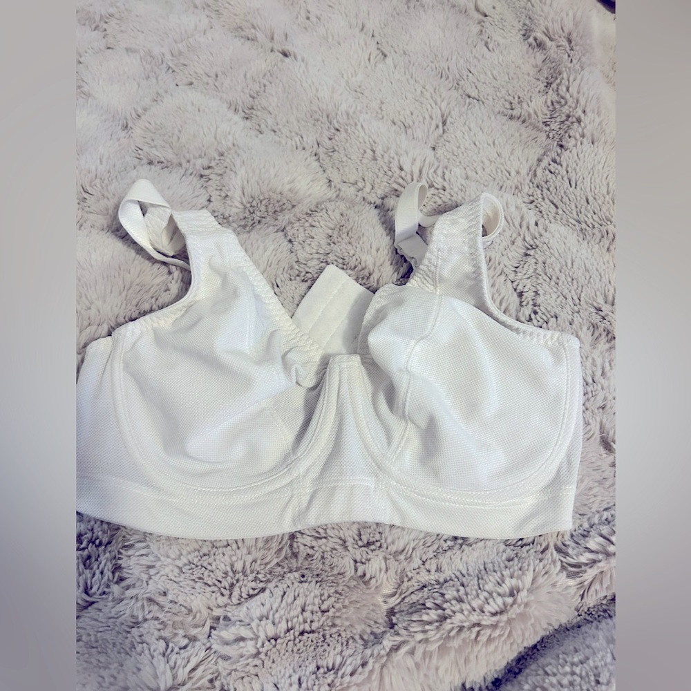 Moving comfort underwire mesh bras